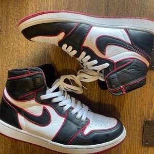 Nike jordan 1 blood line